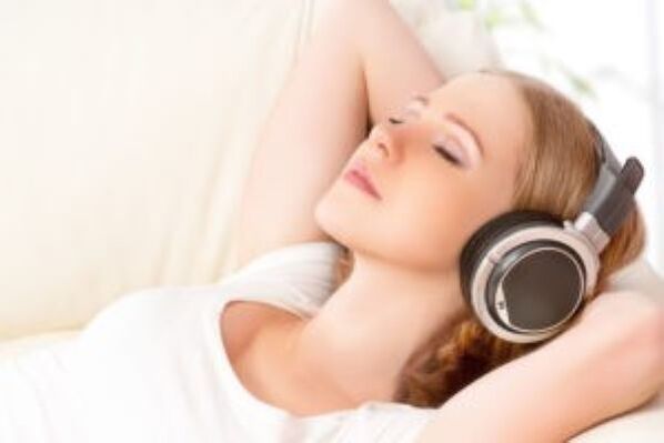Centrarse en escuchar música